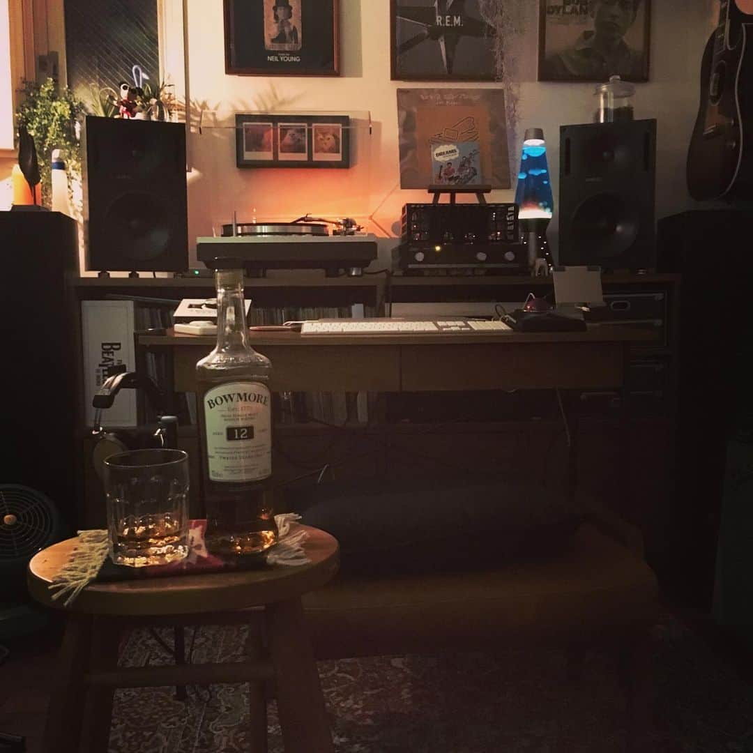 のインスタグラム：「👀 眠くならない😐 Nina Simoneが胸に沁み入る夜🌠  #ninasimone  #midnightrecords」
