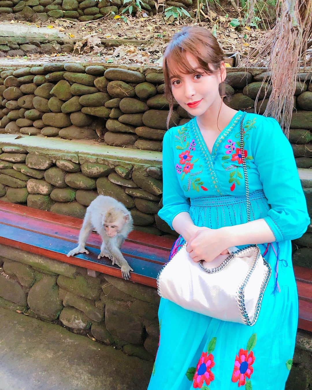 野崎萌香さんのインスタグラム写真 - (野崎萌香Instagram)「行ってみたかったmonkey Forest🙈🌳 . . .  こんな近くで 沢山の種類のお猿さんたちを 沢山見ることが出来て大興奮☺️❤️」7月15日 0時46分 - moeka_nozaki