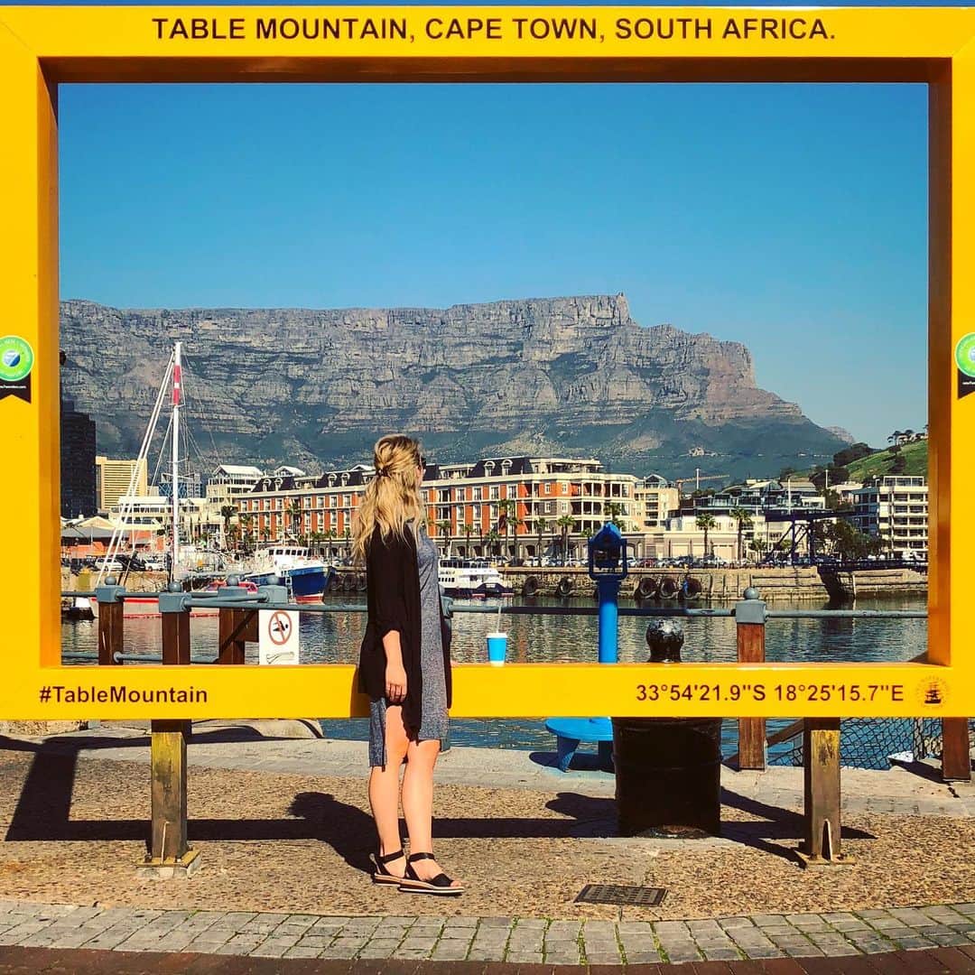 アレクシ・ギレスのインスタグラム：「Missing the views of Cape Town, South Africa 😍🇿🇦 - - - #southafrica #capetown #capetownsouthafrica #travel #tablemountain #beautiful #tourist #adventure #amazing #loveit #thatview #waterfront #tour #tourlife #travellife #wander」