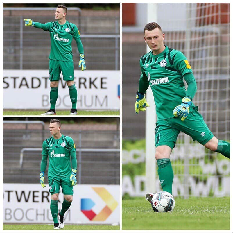 シャルケ04さんのインスタグラム写真 - (シャルケ04Instagram)「Kasten beim Debüt sauber gehalten: @m.schubert1 ✋🏽 . . Kept a clean-sheet on his debut: Markus Schubert ✋🏽 . . #SGWS04 0-1 #Schalke #S04 #Matchday #Football #Soccer #Knappen #WirLebenDich #🔵⚪️」7月15日 1時08分 - s04