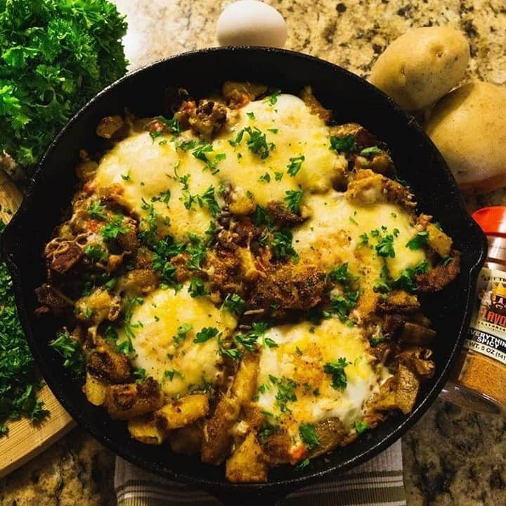 Flavorgod Seasoningsさんのインスタグラム写真 - (Flavorgod SeasoningsInstagram)「Brunch Skillet by Customer: @tkenny21⁠ -⁠ Made with #flavorgod Everything Spicy🤤🔥⁠ -⁠ " decided to hash it out 🥓🥔🥚😍 @flavorgod everything spicy on this one cause I couldn’t decide on one of the other (awesome) seasonings 🤷🏻‍♂️"⁠ -⁠ Flavor God Seasonings are:⁠ 💥ZERO CALORIES PER SERVING⁠ 🔥0 SUGAR PER SERVING ⁠ 💥GLUTEN FREE⁠ 🔥KETO FRIENDLY⁠ 💥PALEO FRIENDLY⁠ -⁠ Add delicious flavors to any meal!⁠ Click the link in my bio @flavorgod ✅www.flavorgod.com⁠ -⁠ -⁠ #food #foodie #flavorgod #seasonings #glutenfree #mealprep  #keto #paleo #vegan #kosher #breakfast #lunch #dinner #yummy #delicious #foodporn ⁠」7月15日 1時01分 - flavorgod