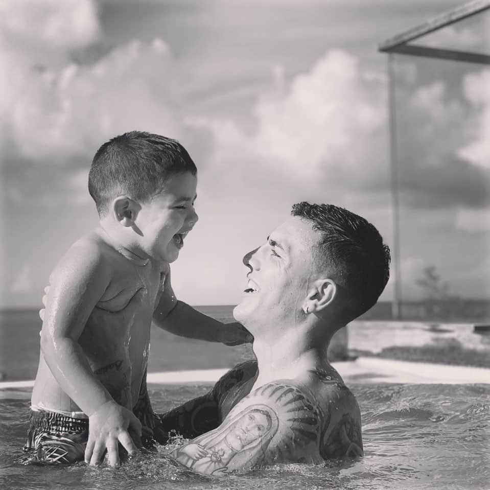 レアンドロ・ダニエル・パレデスのインスタグラム：「Te amo príncipe ❤️😍」