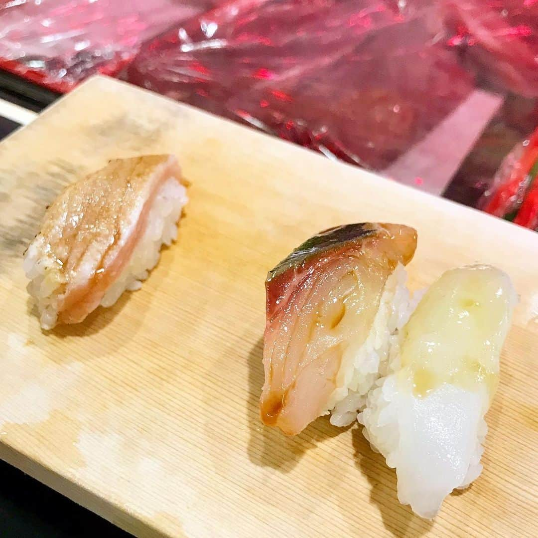 布川桃花さんのインスタグラム写真 - (布川桃花Instagram)「南砂町にあるお寿司の食べ放題🍣 . なんと2500円で美味しいお寿司が食べれちゃうよ！！ 時間制限もなく、嘘みたいな本当の話😂👏🏻 . カウンターで目の前で握ってくれます❤︎ どれも美味しかった〜！お腹いっぱい食べました😚 . 🗣寿司食べ放題 おおみなと 東京都江東区南砂3-5-11 . #momoka_gourmet #南砂町グルメ #南砂町寿司 #南砂町ディナー #おおみなと #寿司食べ放題おおみなと #pr #コラボベース」7月15日 11時57分 - momoka_fukawa