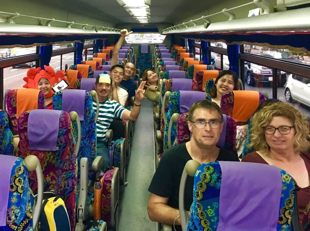 OSAKA WONDER LOOPのインスタグラム：「Thank you for #sightseeing in #Osaka with #OsakaWonderLoopBus! Come see Osaka from the streets with us! https://wonderloop.jp English speaking guide on every bus!  #Japan #Kansai #hoponhopoffbus #loopbus #closedtopbus #easysightseeing #dontgetlostinosaka」