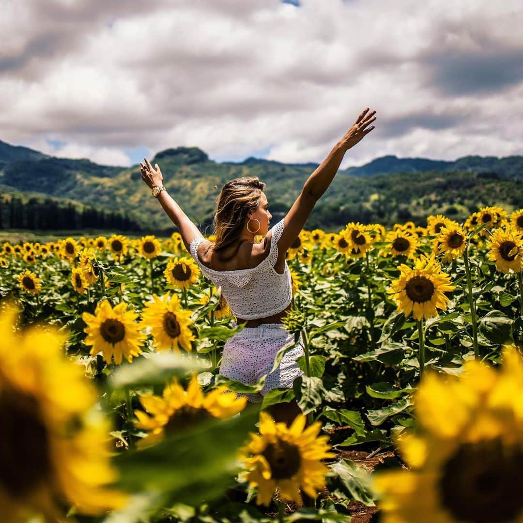 ティア・ブランコさんのインスタグラム写真 - (ティア・ブランコInstagram)「I got to experience summer wonderland yesterday 🌻🍯🌻🍯🌻🍯🌻 thanks for the photos @aaron_nakamura」7月15日 10時47分 - tiablanco