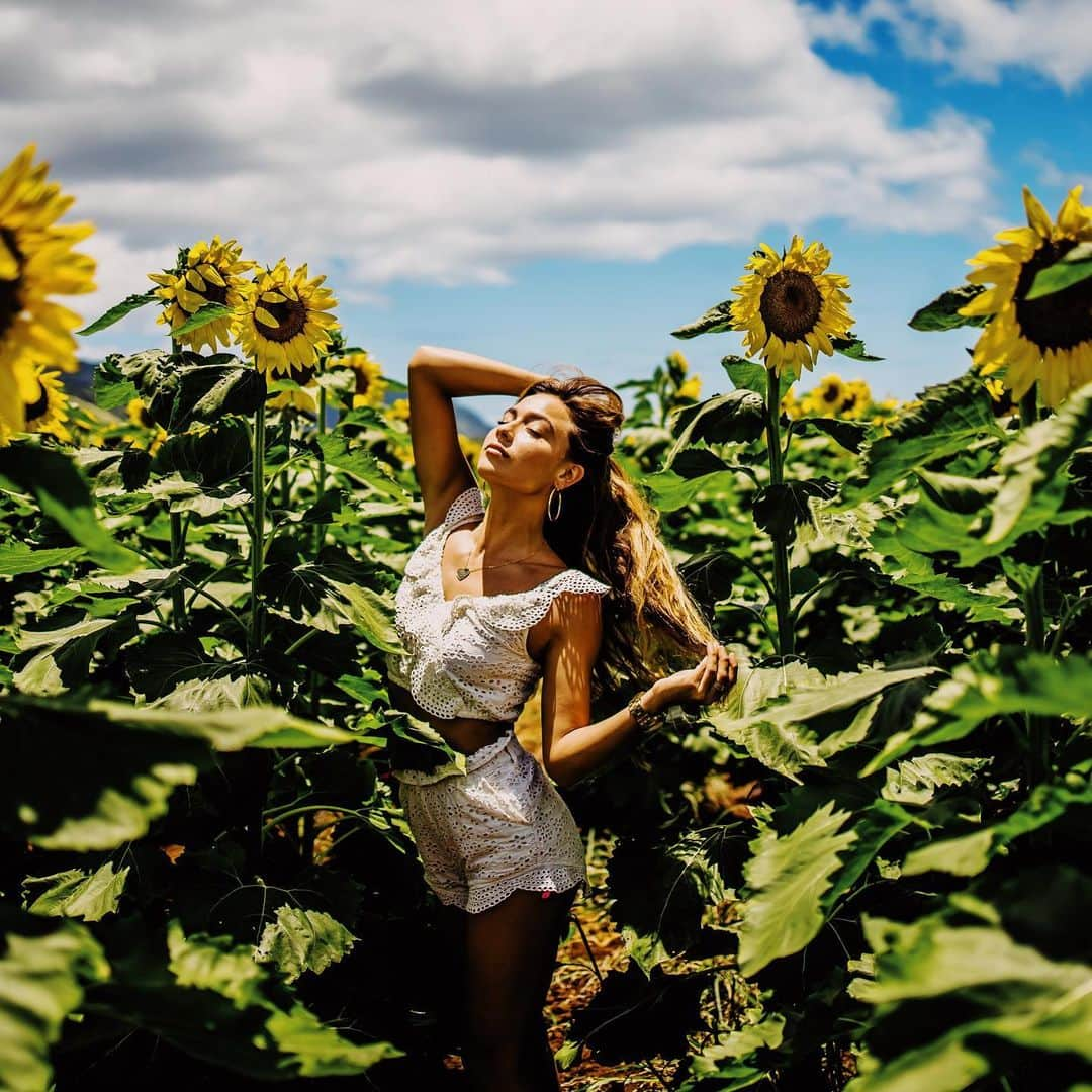 ティア・ブランコさんのインスタグラム写真 - (ティア・ブランコInstagram)「I got to experience summer wonderland yesterday 🌻🍯🌻🍯🌻🍯🌻 thanks for the photos @aaron_nakamura」7月15日 10時47分 - tiablanco