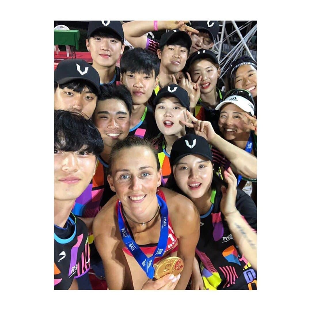 村上礼華さんのインスタグラム写真 - (村上礼華Instagram)「7/11~14 five world tour 1★ Daegu🇰🇷 ． ． 結果は2位でした🥈  今シーズン初メダル✨ できたことできなかったことが明確になった大会でした。 ありがとうございました🙏  次はポルトガル🇵🇹 #ダイキアクシス#マイナビ#pspo24#坂口佳穗#村上礼華 #beachvolleyvoll#fivb#world#tour#Daegu#Korea」7月15日 10時54分 - re_ka.m