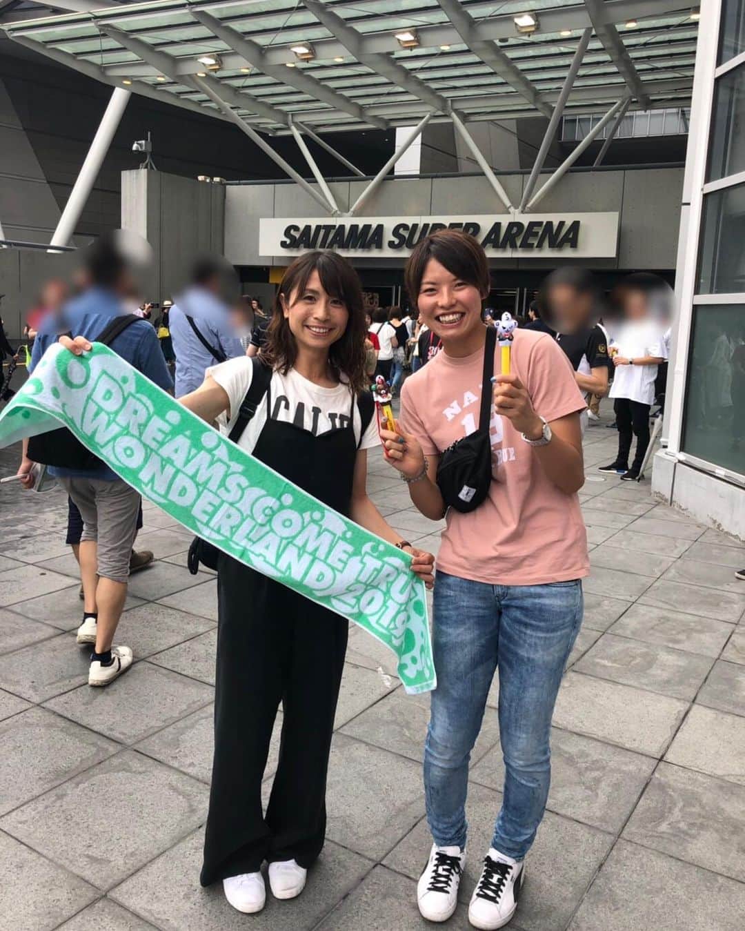鮫島彩のインスタグラム：「たっぷり幸せにしてもらってきました♡ #dreamscometrue  #ワンダーランド2019」