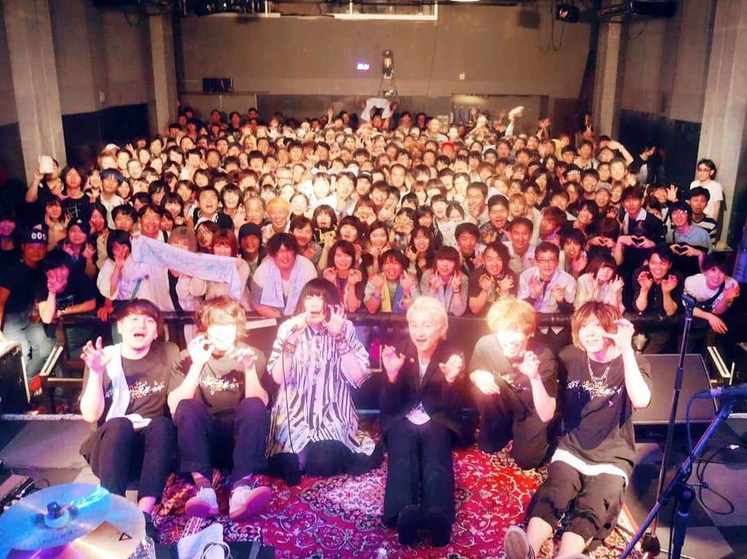 NAOTOさんのインスタグラム写真 - (NAOTOInstagram)「‪昨日は、majikoちゃんのライブにシークレットゲストで1曲弾いてきました。‬ ‪やっぱりmajikoちゃん凄い❗️‬ ‪素晴らしいライブでした。‬ ‪またご一緒出来るのを楽しみにしてます❗️‬ ‪#majiko ‬」7月15日 11時18分 - naoto_poper