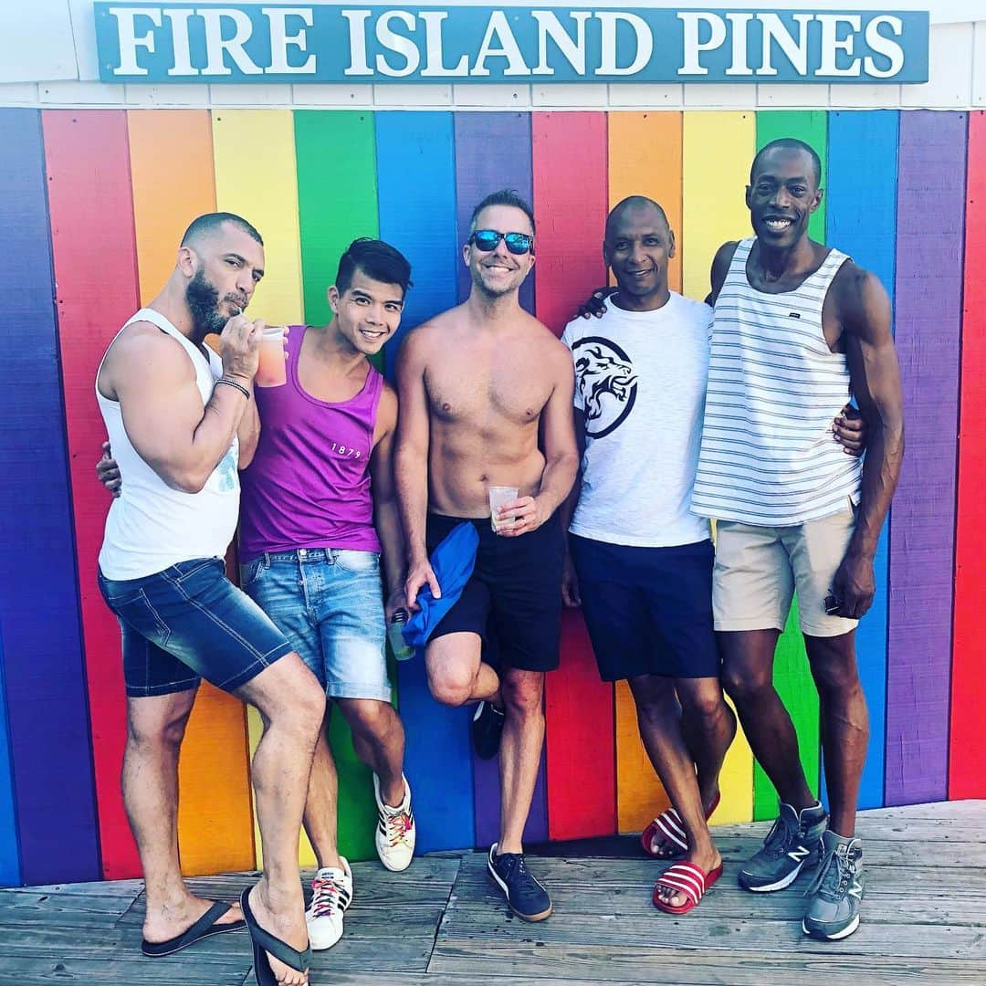 テリー・レオンさんのインスタグラム写真 - (テリー・レオンInstagram)「Great weather. Great company. #friends and #fireisland. This place is magical.」7月15日 11時38分 - tellyleung