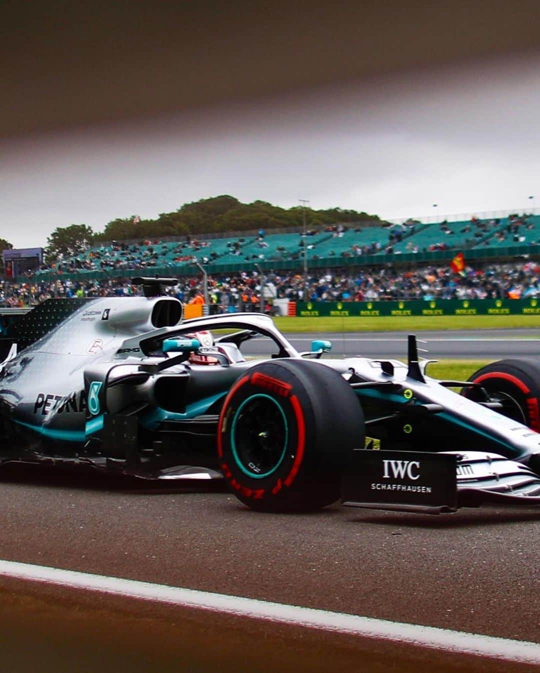 IWCさんのインスタグラム写真 - (IWCInstagram)「@lewishamilton claimed his 80th victory in #F1, his seventh of the 2019 season and sixth at the #BritishGP, making him the most successful driver at this event. @valtteribottas came home in P2 to complete the 1-2 for the @mercedesamgf1 #IWCRacing」7月15日 3時30分 - iwcwatches