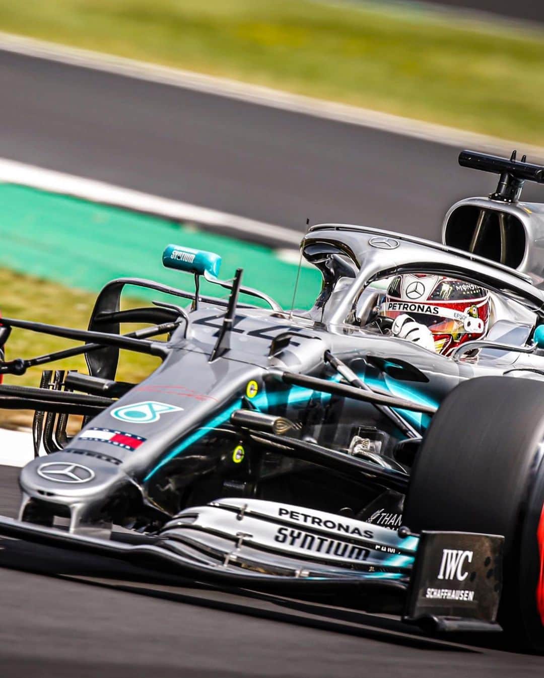 IWCさんのインスタグラム写真 - (IWCInstagram)「@lewishamilton claimed his 80th victory in #F1, his seventh of the 2019 season and sixth at the #BritishGP, making him the most successful driver at this event. @valtteribottas came home in P2 to complete the 1-2 for the @mercedesamgf1 #IWCRacing」7月15日 3時30分 - iwcwatches