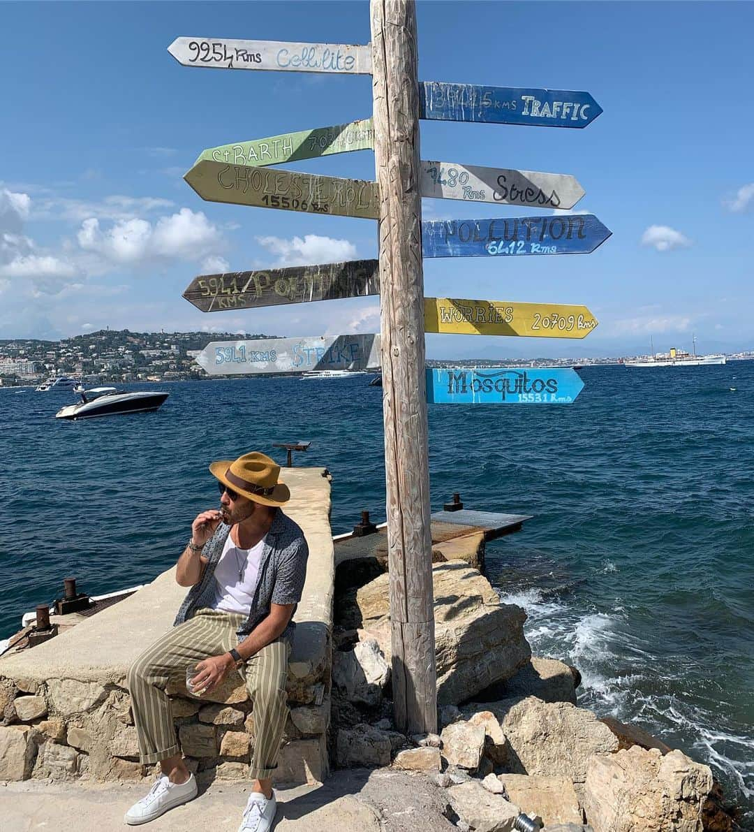 ジェレミー・ピヴェンさんのインスタグラム写真 - (ジェレミー・ピヴェンInstagram)「So fortunate to find myself in some of the world’s most beautiful places. Feeling blessed at La Guerite in Cannes. @la_guerite @nickgold_1 @daniel.gold1 @stephaniegold22 @lauramgold1」7月15日 3時45分 - jeremypiven