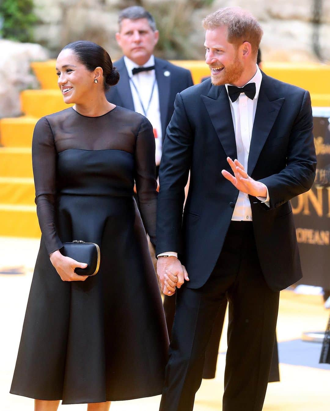 Just Jaredさんのインスタグラム写真 - (Just JaredInstagram)「Prince Harry and Meghan Markle (in @jasonwu) hold hands while walking their first red carpet as a royal couple. They were special guests at the @lionking European premiere! #PrinceHarry #MeghanMarkle #JasonWu #TheLionKing Photos: Getty」7月15日 3時47分 - justjared