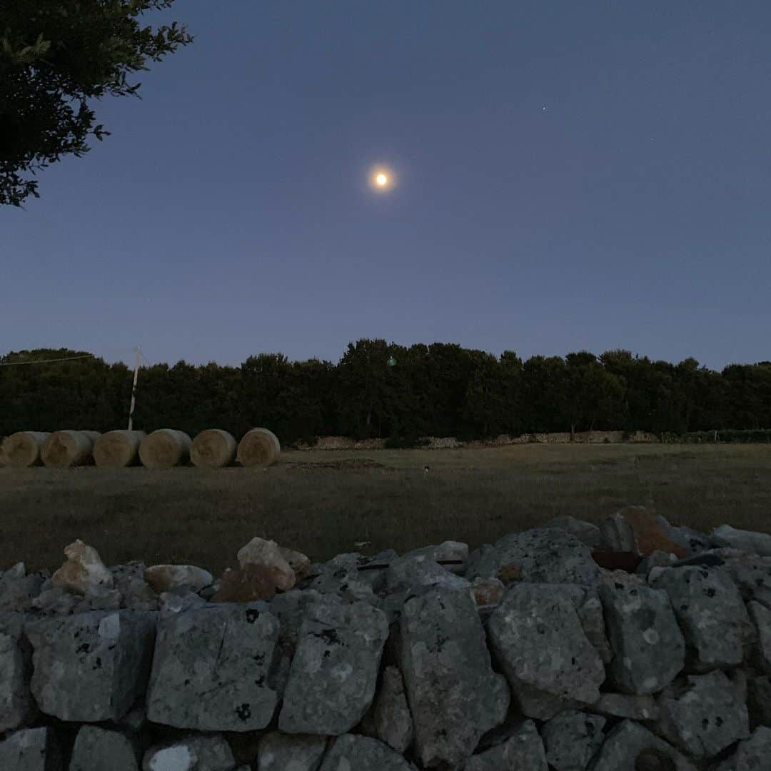 アンナ・デッロ・ルッソさんのインスタグラム写真 - (アンナ・デッロ・ルッソInstagram)「Magic sunset 🌅 grateful #sunset #weareinpuglia」7月15日 4時00分 - annadellorusso