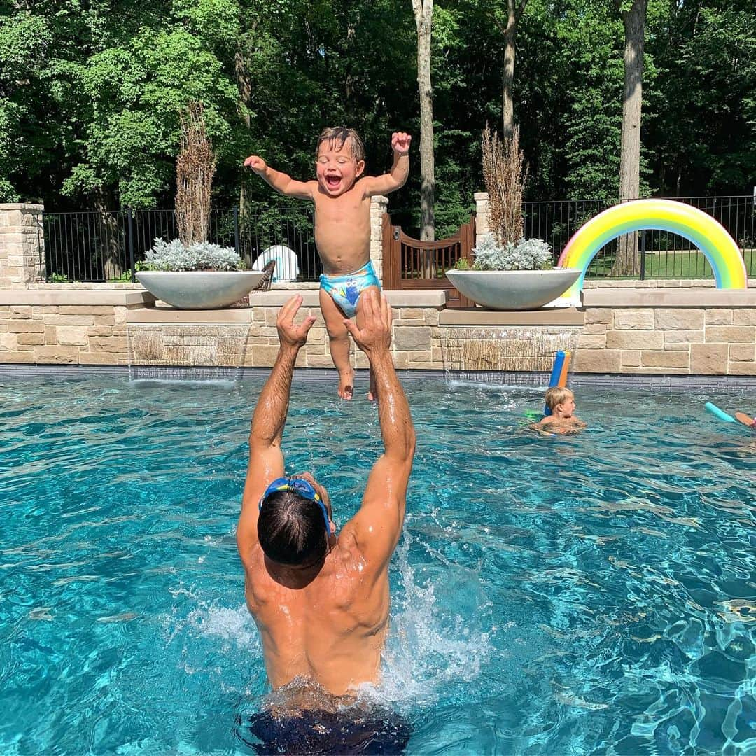 Jessie Jamesさんのインスタグラム写真 - (Jessie JamesInstagram)「Forrest... the happiest baby ever. I sure am glad we decided to have one more💖」7月15日 4時10分 - jessiejamesdecker