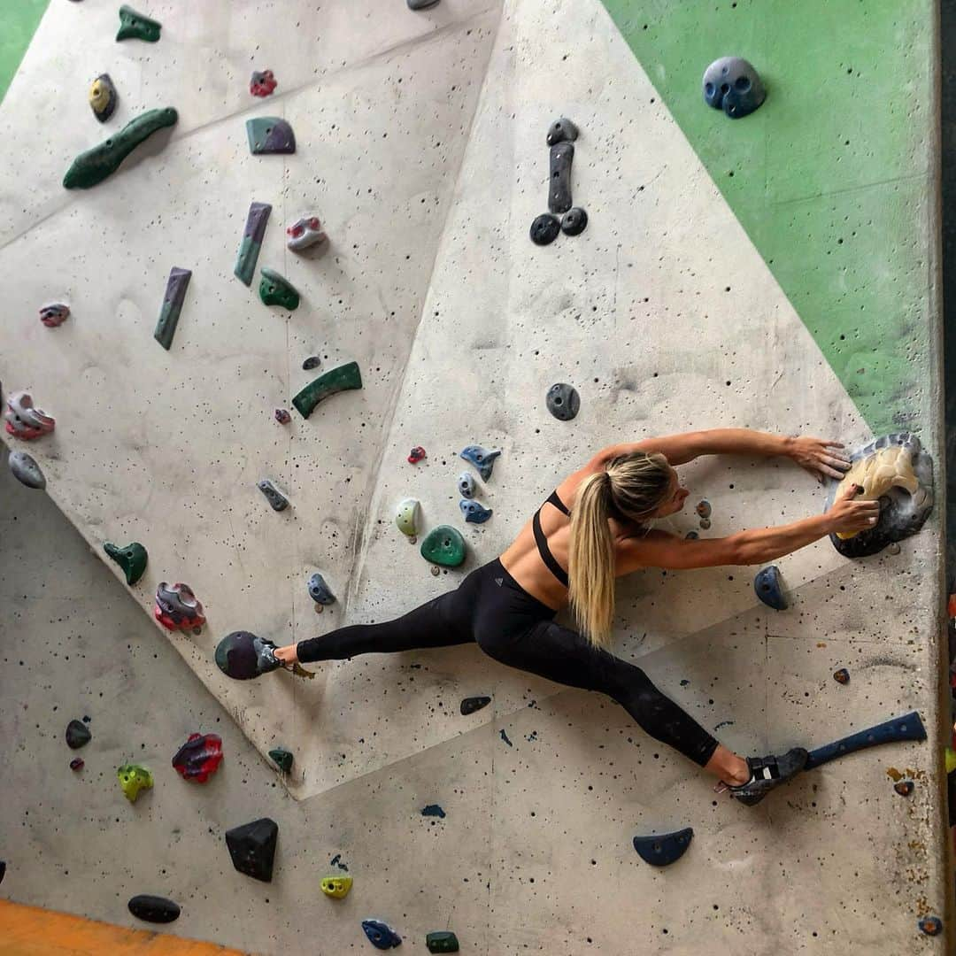 シャウナ・コックジーさんのインスタグラム写真 - (シャウナ・コックジーInstagram)「Already back home and back to training. Inspired to get bendy after watching @alexandermegos in finals yesterday 🤸‍♂️」7月15日 4時17分 - shaunacoxsey