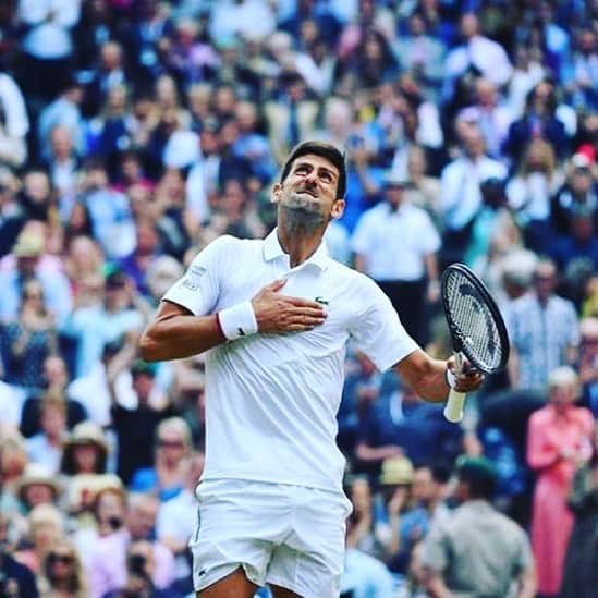 デヤン・スタンコビッチのインスタグラム：「Congratulazioni Novak per questa grande vittoria! 🏆🇷🇸 Una finale di @wimbledon spettacolare 🎾 @djokernole @rogerfederer 👏🏻🙌🏻」