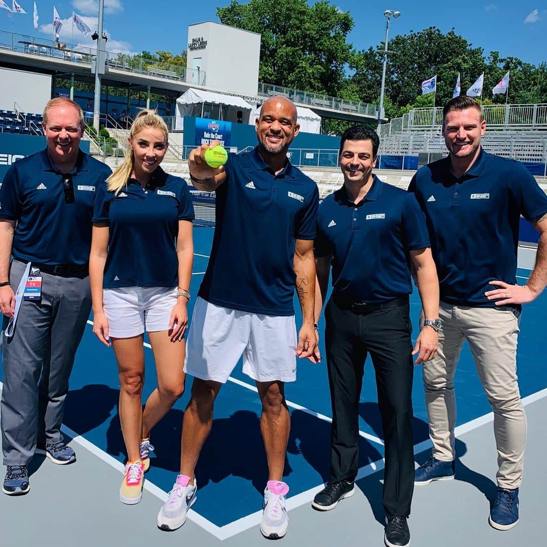 ショウン・トンプソンさんのインスタグラム写真 - (ショウン・トンプソンInstagram)「I’m so happy! Thank you @cbssports and @worldteamtennis for inviting me to be a part of this amazing sport and amazing family!🎾 @oliviaharlandekker @nickgismondi @jasonknapp44 @samgrothtennis  Live 5pm EST on @cbssports  #worldteamtennis #tennis #cbs #cbssports #trustandbelieve #teambeachbody #shaunt」7月15日 4時24分 - shaunt