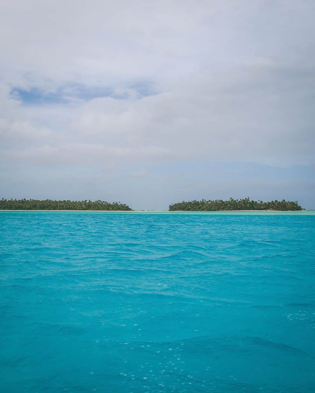 クリスタル・ハリスさんのインスタグラム写真 - (クリスタル・ハリスInstagram)「⁣⁣ Mildly (ok, severely) obsessed with Aitutaki’s lagoon 💦 ⁣⁣ ⁣⁣ I took a lot of my own photos this trip. It was a fun change to be the photographer and I love my little trusty canon. ⁣⁣ ⁣⁣ This trip is definitely one for the books.⁣⁣ ⁣⁣ Thank you @cookislands ⁣⁣ ⁣⁣ #aitutaki #beautifuldestinations #explore #islandlife #vacation #cookislands #islandlife #bestplaceonearth #beachshoot #sand #beachlife #travel #summer #beachside #ocean #sea #paradiseonearth #paradisefound #adventure #landscape #igtravel #lagoon #onefootisland #photography #selfie #sailboat」7月15日 4時37分 - crystalhefner