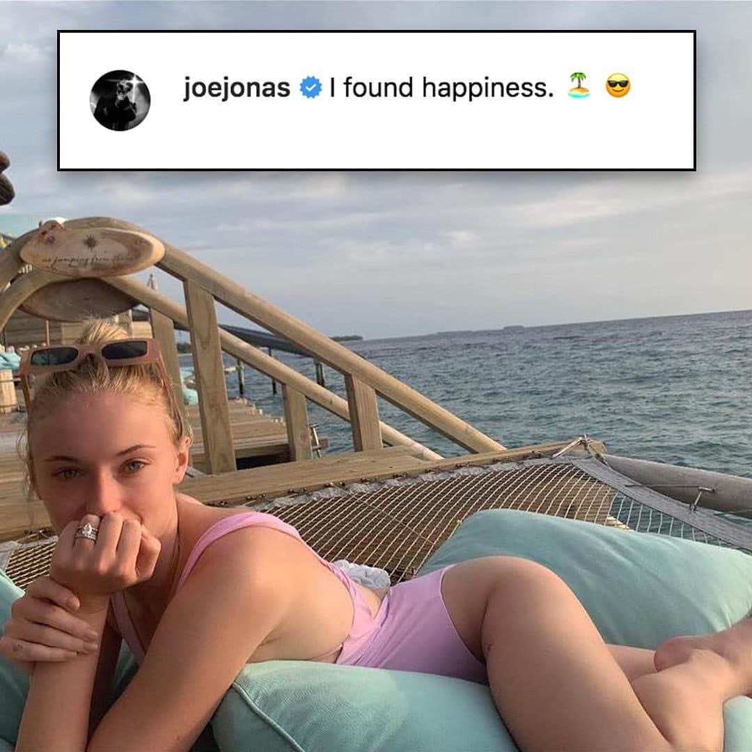 E! Onlineさんのインスタグラム写真 - (E! OnlineInstagram)「Just two Lovebugs on their honeymoon. ❤️(📷: @joejonas, @sophiet)」7月15日 4時47分 - enews