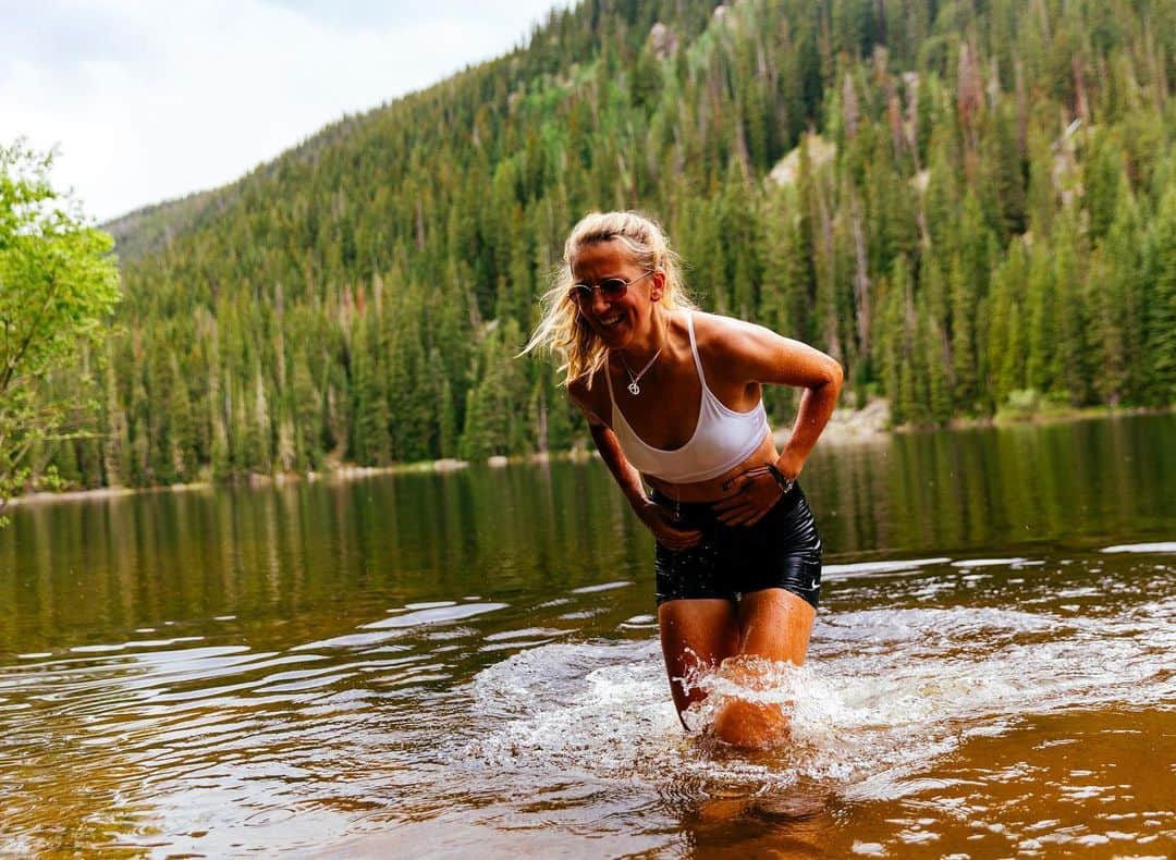 ビクトリア・アザレンカのインスタグラム：「Jump in that water, be free  Come south of the border with me」