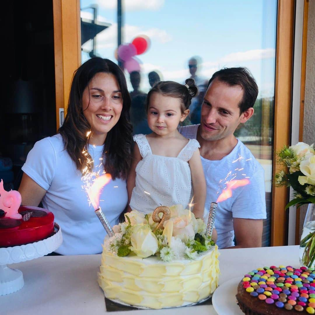 ルノー・ラビレニさんのインスタグラム写真 - (ルノー・ラビレニInstagram)「Le 14 juillet sera toujours un jour spécial ❤️ 2 ans ❤️ 🥳🎂@anaislavillenie」7月15日 5時10分 - airlavillenie