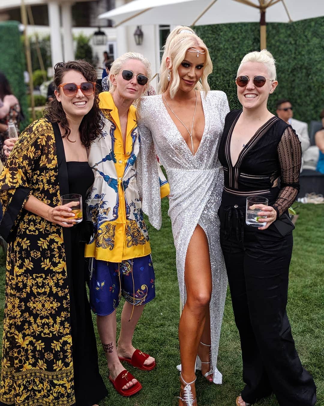 ハナー・ハートのインスタグラム：「✨💎✨💎✨💎✨ Nats and Gigi got married and everyone had a great time. #nigiwedding」