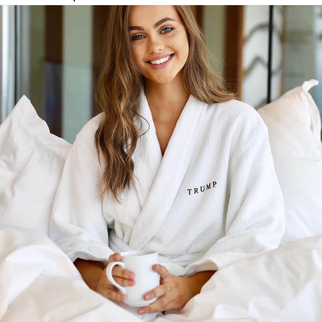 Trump Waikikiさんのインスタグラム写真 - (Trump WaikikiInstagram)「A luxuriously plushed robe. A cup of morning coffee in bed. It’s a perfect start to a sunny day in Hawaii. #trumpwaikiki #penthousesuite #suiteswithkitchens #trumpwaikikigiftshop #trumplogorobe #luxurytravel #romancetravel #familytravel  #lethawaiihappen #visitoahu 📷: Jessica Abraham 今朝のお目覚めはいかがでしたか？　トランプ・ワイキキのゲストルームにはバスローブ、スリッパをご用意しています。どうぞごゆっくりおくつろぎください。 #トランプワイキキ #ペントハウス #ラグジュアリートラベル #5つ星ホテル #ハネムーン #家族旅行 #バスローブ 📷: Jessica Abraham」7月15日 5時26分 - trumpwaikiki