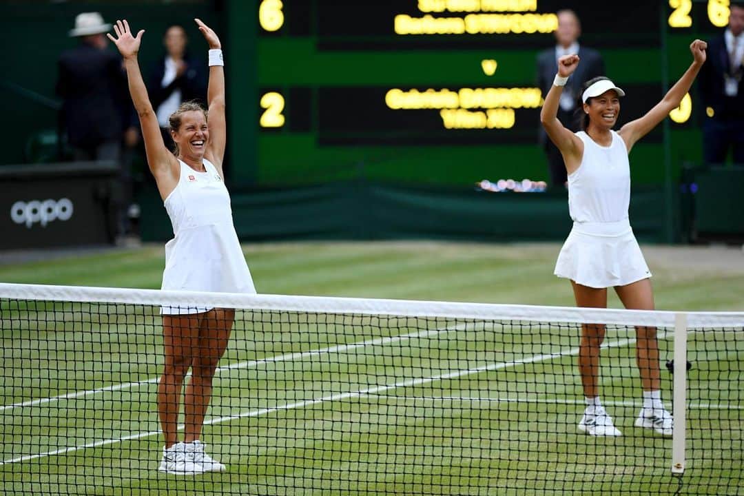 WTA（女子テニス協会）さんのインスタグラム写真 - (WTA（女子テニス協会）Instagram)「Doubles champs 👏🙌🎾🏆 @barborastrycova @sw.hsieh #Wimbledon」7月15日 5時28分 - wta