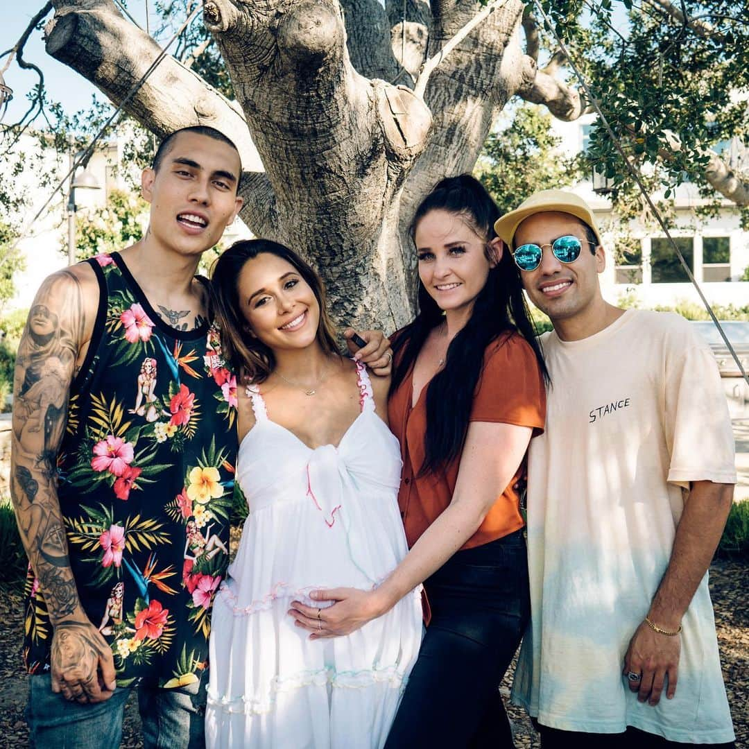 Tianna Gregoryさんのインスタグラム写真 - (Tianna GregoryInstagram)「Had the best day yesterday celebrating Shadow Rae with amazing people 🙌🏽 special thanks to @balloonstudiola and @cakeboxonmain 😍 will be posting YouTube video soon so you can all see how it turned out 😊」7月15日 5時30分 - tiannag