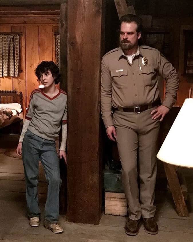 E! Onlineさんのインスタグラム写真 - (E! OnlineInstagram)「Spoiler alert...Millie Bobby Brown is giving us hope for Hopper and now we're FREAKING OUT. Link in bio for the inside Scoop(s Ahoy) on what that #StrangerThings Season 3 ending could mean. (📷: Netflix)」7月15日 5時31分 - enews