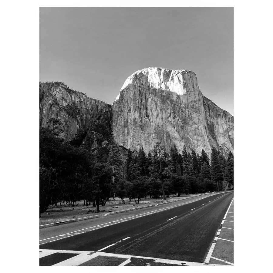 シャンテル・ヴァンサンテンさんのインスタグラム写真 - (シャンテル・ヴァンサンテンInstagram)「Highlights from Yosemite. This was the first stop of our road trip. I keep thinking how moving this experience was! The power of a waterfall rushing, the mist raining down, rainbows everywhere I looked, sunlight rays surrounding me... to see what has been created for us to marvel at if we are just present is humbling. Yosemite I shall return soon... thanks for feeding my soul! #GetOutside #ExploreEverywhere #AdventureTime #RoadTripping」7月15日 6時13分 - therealshantel