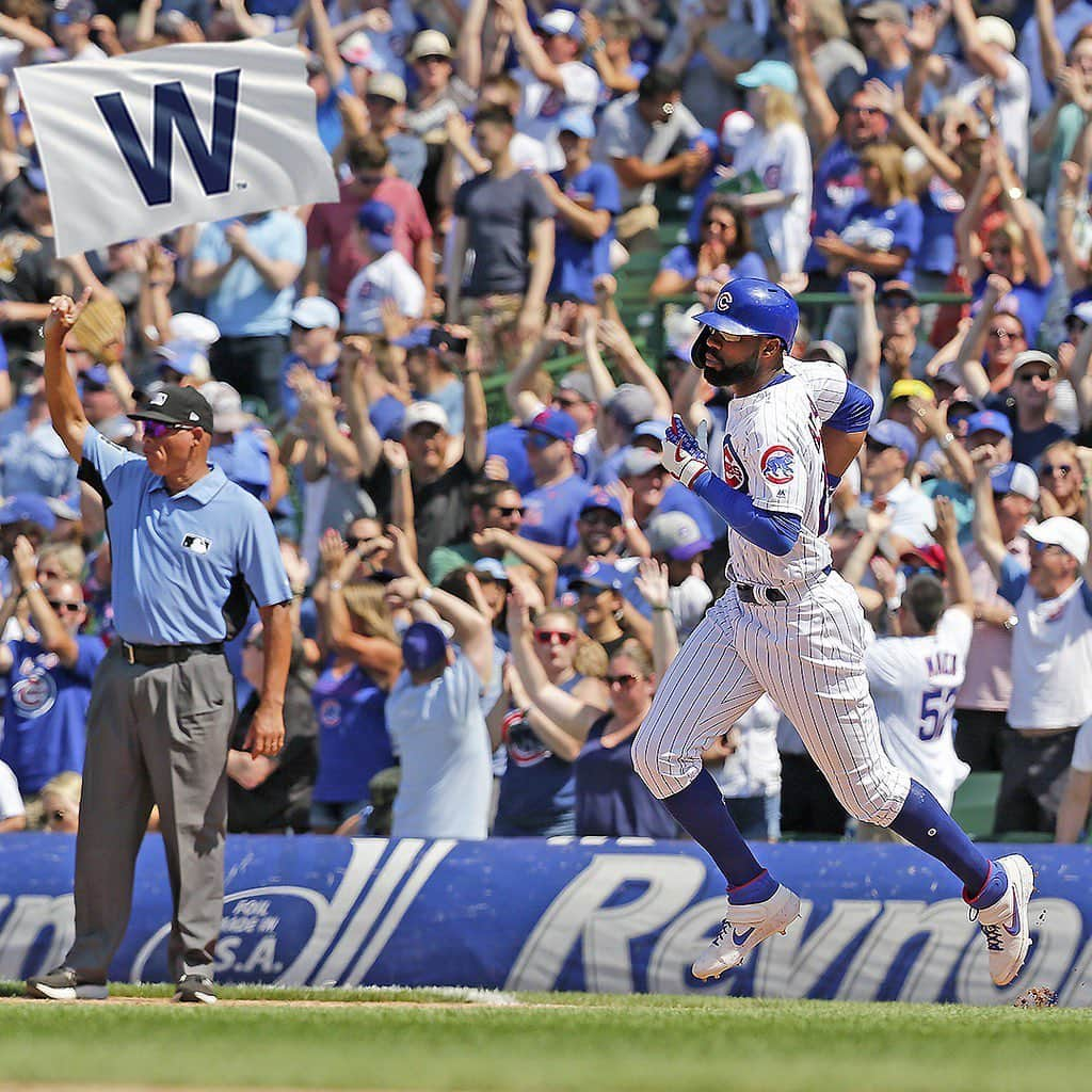 シカゴ・カブスさんのインスタグラム写真 - (シカゴ・カブスInstagram)「Cubs win! #Cubs SWEEP! #EverybodyIn」7月15日 6時20分 - cubs