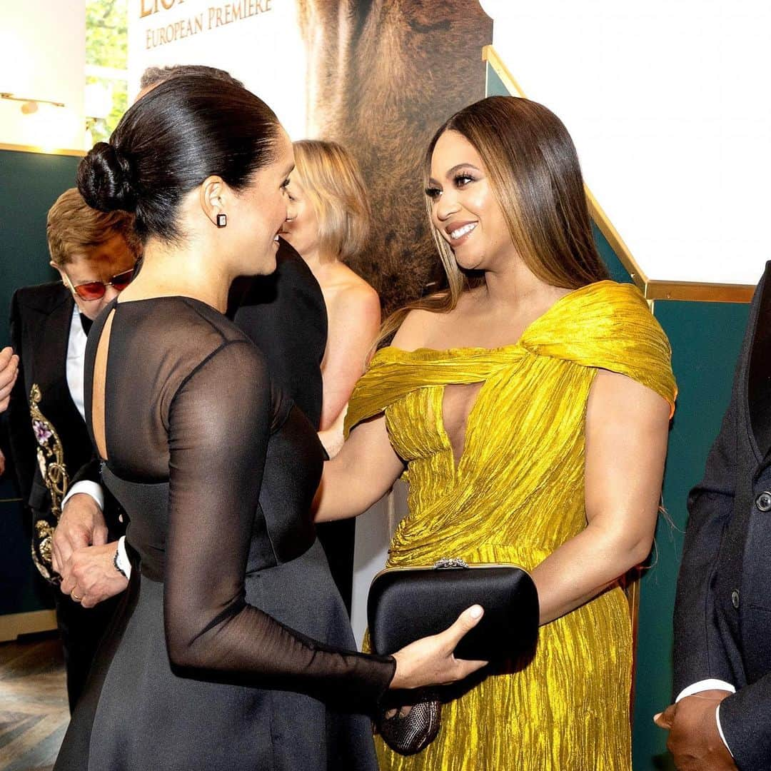 英ヘンリー王子夫妻さんのインスタグラム写真 - (英ヘンリー王子夫妻Instagram)「This evening, The Duke and Duchess of Sussex attended #TheLionKing European premiere in London at the Odeon Theatre.  In celebration of the film’s release, The Walt Disney Company announced #ProtectThePride, a global conservation campaign to support efforts protecting the rapidly diminishing lion population across Africa. As a part of their commitment to this cause, Disney also made a donation to The Duke of Sussex’s upcoming environment & community initiative which will be formally announced this autumn.  The Duke and Duchess are committed to advancing conservation efforts across Africa and around the world, and working with communities to ensure a sustainable future for the planet.  This evening Their Royal Highnesses had the pleasure of meeting the cast and creative team behind the film, as well as supporters of @africanparksnetwork, of which The Duke is President.  Photo credit: PA images / Getty images - Chris Jackson」7月15日 6時24分 - sussexroyal