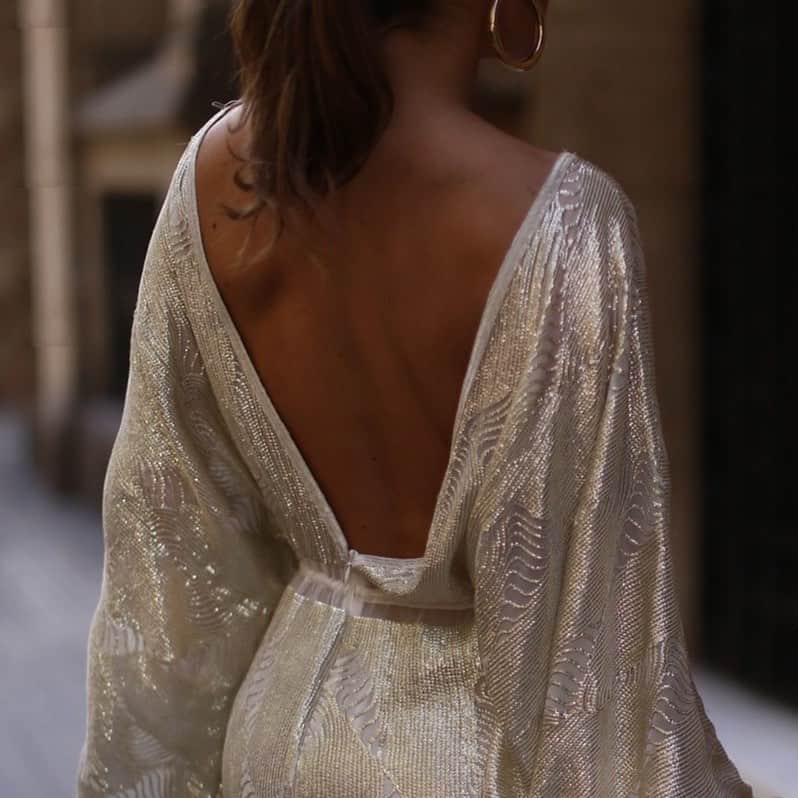 アマンダ ウェイクリーさんのインスタグラム写真 - (アマンダ ウェイクリーInstagram)「Our Embellished Ecru Kimono Dress is the ultimate high summer statement evening dress you need in your wardrobe. @frassyaudrey」7月15日 6時32分 - amandawakeley