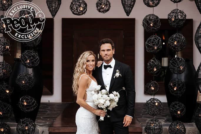 People Magazineさんのインスタグラム写真 - (People MagazineInstagram)「Chuck Wicks has all he ever wanted. ❤️ The country singer married Kasi Williams, sister of country superstar Jason Aldean, in Cabo San Lucas, Mexico. Tap the bio link for more on the couple's "breathtaking" ceremony. | 📷: @vtylerphotos」7月15日 6時32分 - people