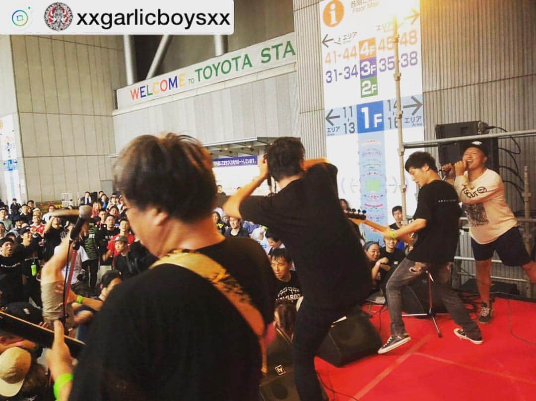 Larry のインスタグラム：「刺激的な1日でした！ MEANING,  REALITY CRISIS ありがとうございました！ 【プレイバック写真館】 2019.07.14 Sun MEANING & Reality Crisis presents "HUMANITY 2019" at 豊田スタジアム外周 特設ステージ  ありがとうございました！ #garlicboys」