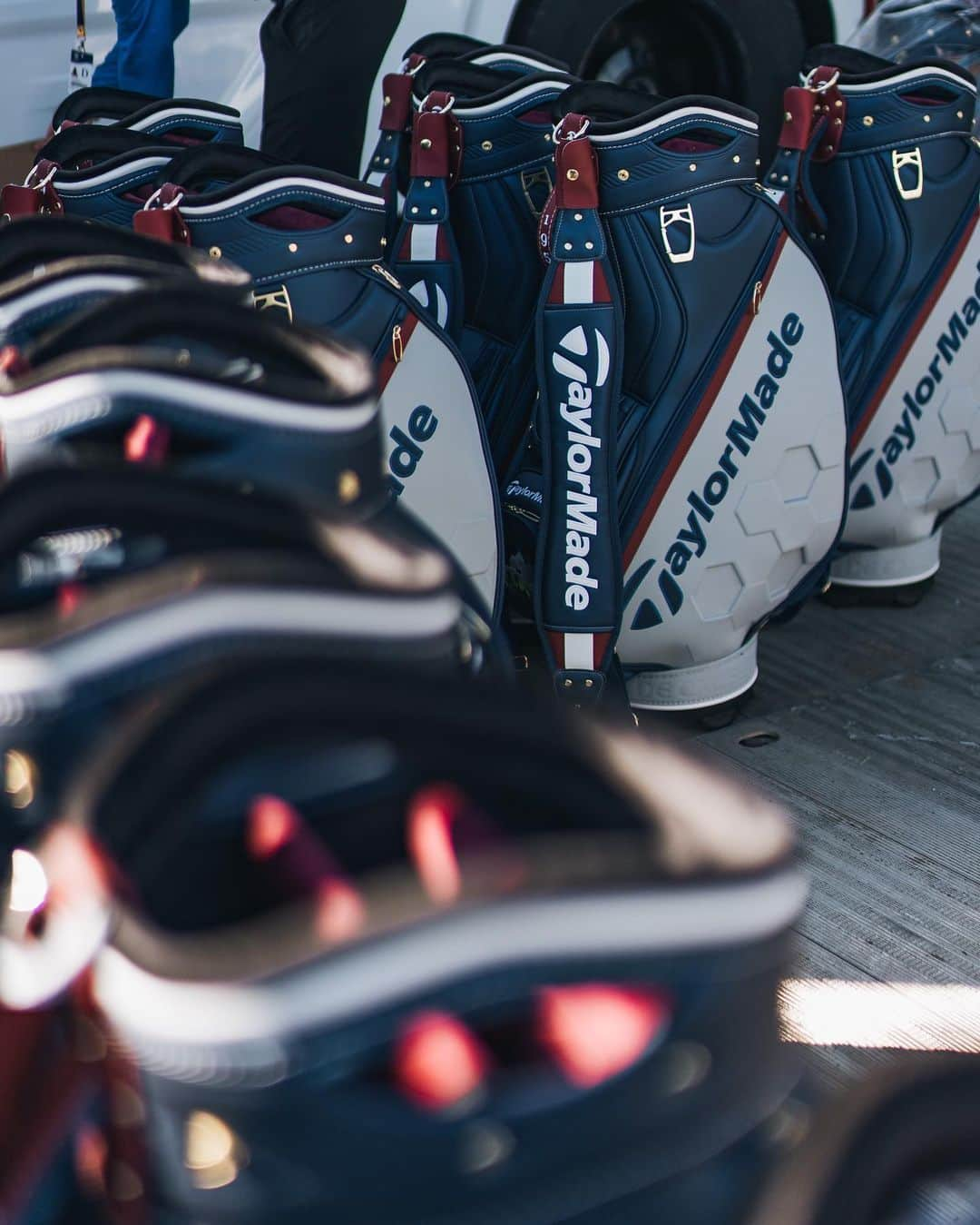 テーラーメイド ゴルフさんのインスタグラム写真 - (テーラーメイド ゴルフInstagram)「Team TaylorMade staff bags and accessories unboxed, sorted, and ready to go. #TeamTaylorMade #TheOpen」7月15日 12時05分 - taylormadegolf