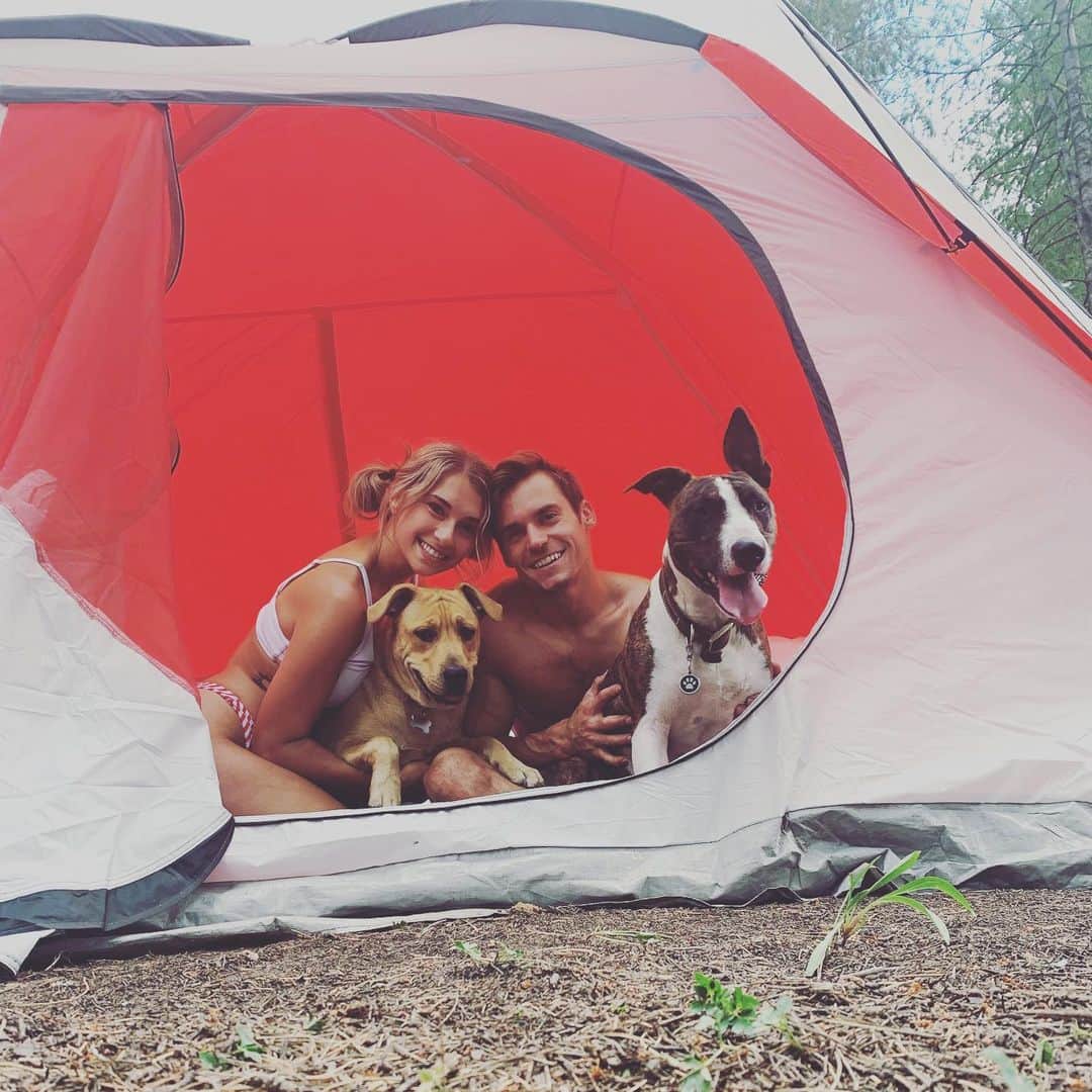 サミュエル・ミクラクのインスタグラム：「You could say I was a happy camper this weekend ⛺️😊」