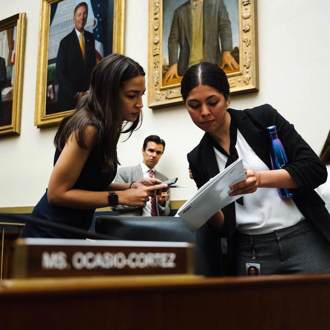 Vogueさんのインスタグラム写真 - (VogueInstagram)「Today, President Trump attacked Democratic congresswomen via Twitter, saying that they should go back to “the totally broken and crime-infested places from which they came.” Representative Alexandria Ocasio Cortez (@ocasio2018), who was born in New York City, continues to show us how it’s done—right from Capitol Hill. Tap the link in our bio to read about Vogue’s 36 hours with AOC. Photographed by @arnold_daniel」7月15日 6時54分 - voguemagazine