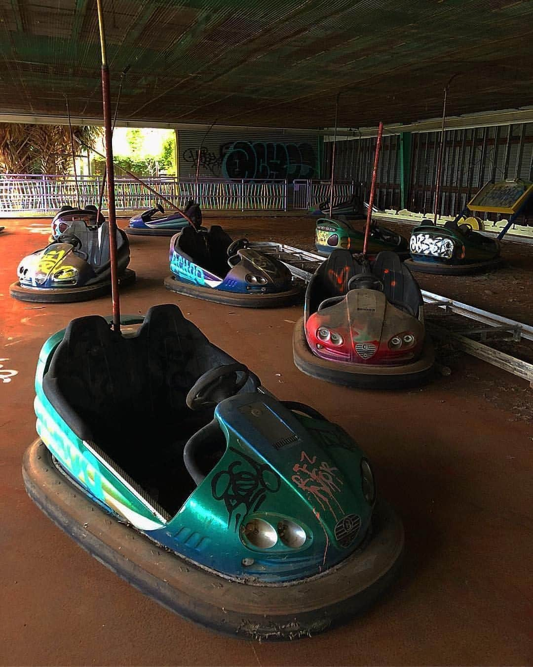 Abandoned Placesさんのインスタグラム写真 - (Abandoned PlacesInstagram)「Abandoned bumper cars by @c.urb_ . . . . . . #itsabandoned #decay #historic #explore #urbex #UrbanExploring #history #adventure #abandonedplaces #photography #abandonedphotography #travel #forgotten #abandoned #allabandoned #entertainment #artofvisuals #AOV #MoodyGrams #illgrammers #HeaterCentral #createcommune #AGameofTones #create #abandonednature #abandonedpark #urbexphotography #urbandecay #exploreeverywhere #photography」7月15日 7時00分 - itsabandoned