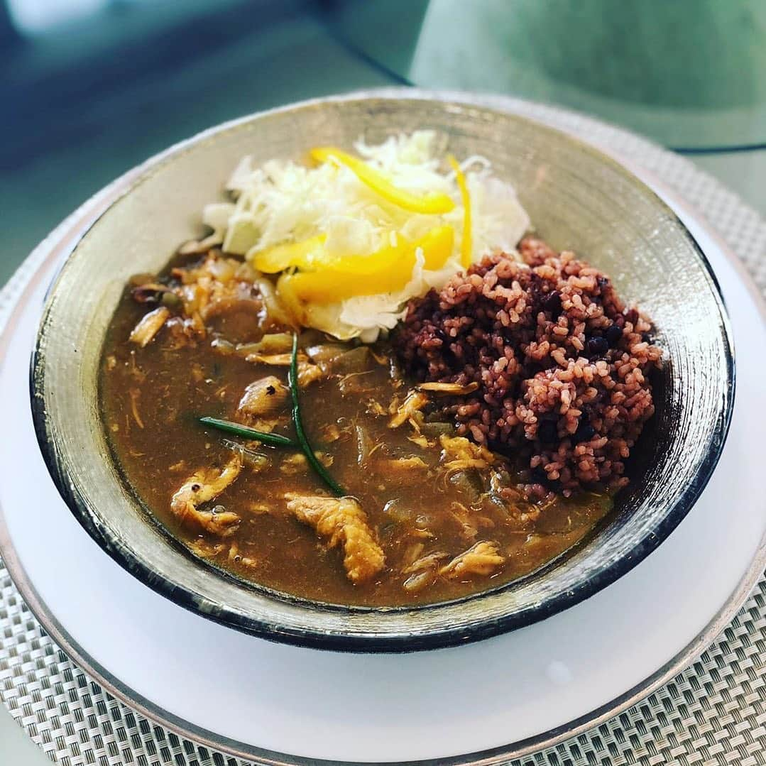 なでしこ健康生活さんのインスタグラム写真 - (なでしこ健康生活Instagram)「Repost from @tokyo_food_lover  Chicken Curry with Bone Broth 最近ボーンブロスのストックがたまってきたのでランチにカレーを作りました。ヨ。スリランカのスパイスやココナッツオイルなどです。寝かし玄米と。  #bonebroth #chickenrecipes #japanesecurry #brownrice #brownricebowl #homemade #なでしこ健康生活」7月15日 7時13分 - nadeshiko_healthy_life