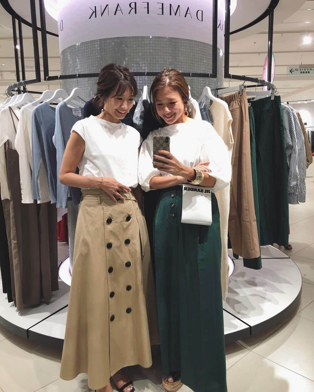 Hiromi Ｍaedaさんのインスタグラム写真 - (Hiromi ＭaedaInstagram)「＿＿＿＿＿＿＿＿＿＿＿＿＿＿＿＿ ・ 名古屋三越栄店POPUP STORE 2日間沢山の皆様とお話できて 楽しい時間を過ごさせて貰い、本当にありがとうございました！！ ・ 遠方から来てくださる方もいて嬉しかったです！ ・ 2日目は体調不良でご迷惑をおかけしてしまったのですが、名古屋の皆さんや三越栄店の皆さんが凄く暖かくて😢 感謝の気持ちでいっぱいです。 ・ @damefrank_official の @sa_youu さんとも2日間ご一緒できてよかった♡ ・ 既に残りわずかなアイテム、完売アイテムも出てきておりますが POPUPは16日まで三越栄店3Fで開催しておりますので、お近くにお越しの際はぜひ覗いてみてください♡ ・ 人気の秋冬アイテムも引き続き受注お受けしております´`♡ ・ @normbyhiron POPUP STORE 期間：7/10wed.-7/16tue 場所：名古屋三越栄店 3階 スタイルコート#3 営業時間：10:00~19:30 お問い合わせ：大代表☎︎052-252-1111」7月15日 7時23分 - hiron953