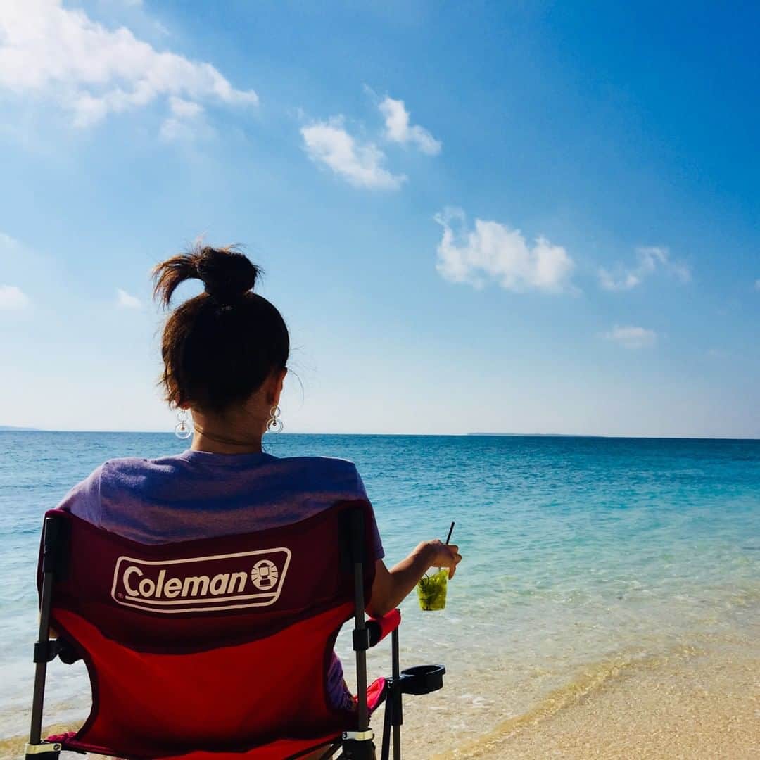 Coleman Japanのインスタグラム：「海を眺めながら、チェアリング♪  #海の日 🏖️ ・ ━━━━━━━━━━━━━━━ #私のコールマン を付けて投稿して頂いた中から素敵なお写真は、コールマン公式SNSでご紹介させて頂きます♪ ━━━━━━━━━━━━━━━」