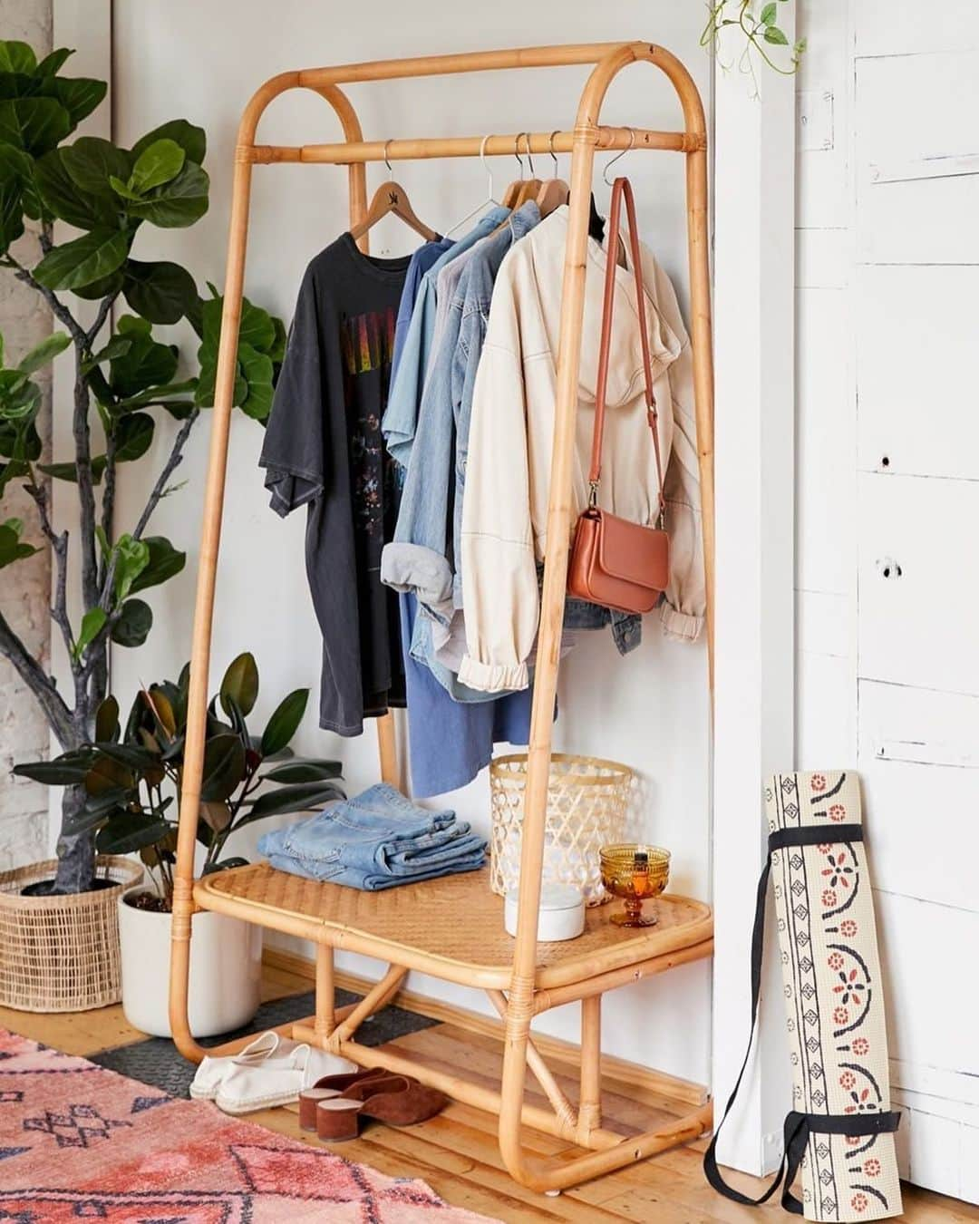 Urban Outfittersさんのインスタグラム写真 - (Urban OutfittersInstagram)「No closet space? Found your solution. #UOHome @UrbanOutfittersHome」7月15日 8時03分 - urbanoutfitters