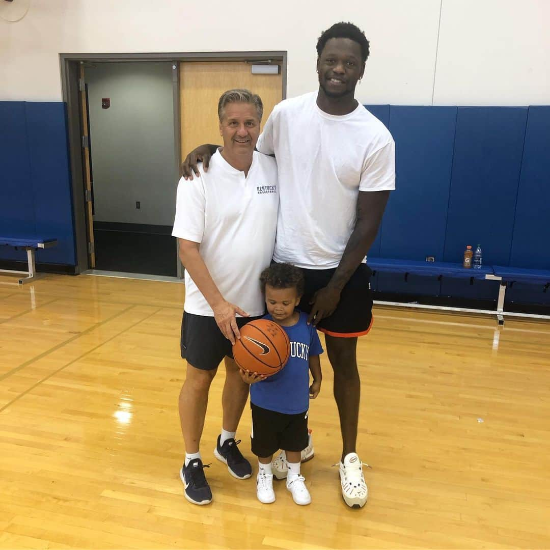 ジュリアス・ランドルさんのインスタグラム写真 - (ジュリアス・ランドルInstagram)「Gave coach early recruiting dibs on Ky 💪🏿jokes aside the team looked great today. Coach is doing a great job with them. Can’t wait to see you guys in action this year @ukcoachcalipari」7月15日 8時41分 - juliusrandle30