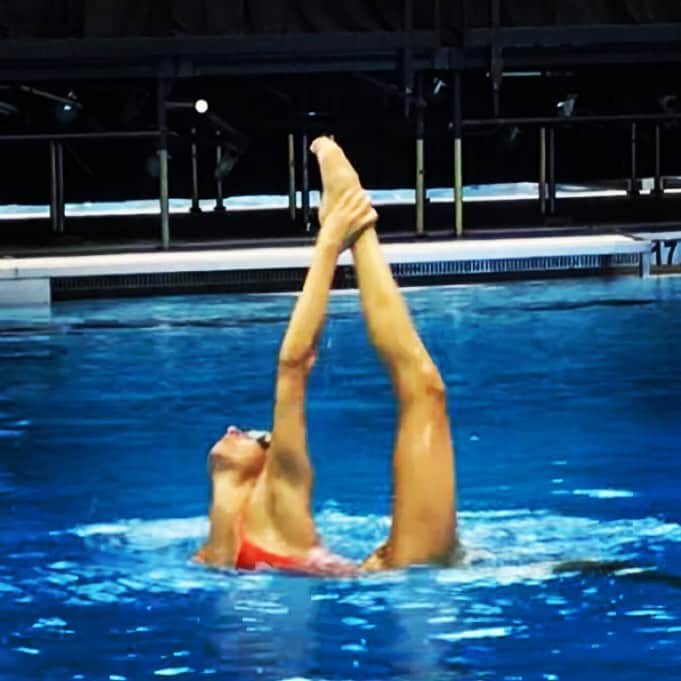 アンドレア・フエンテスのインスタグラム：「It’s coming! Free solo prelims today!The debut of @anitaaalvarez as the USA soloist, you can’t miss this one! The transitions are extremely difficult and unique. Every move, every single move, is made from the deepest part of her personality. A different and big personality.」
