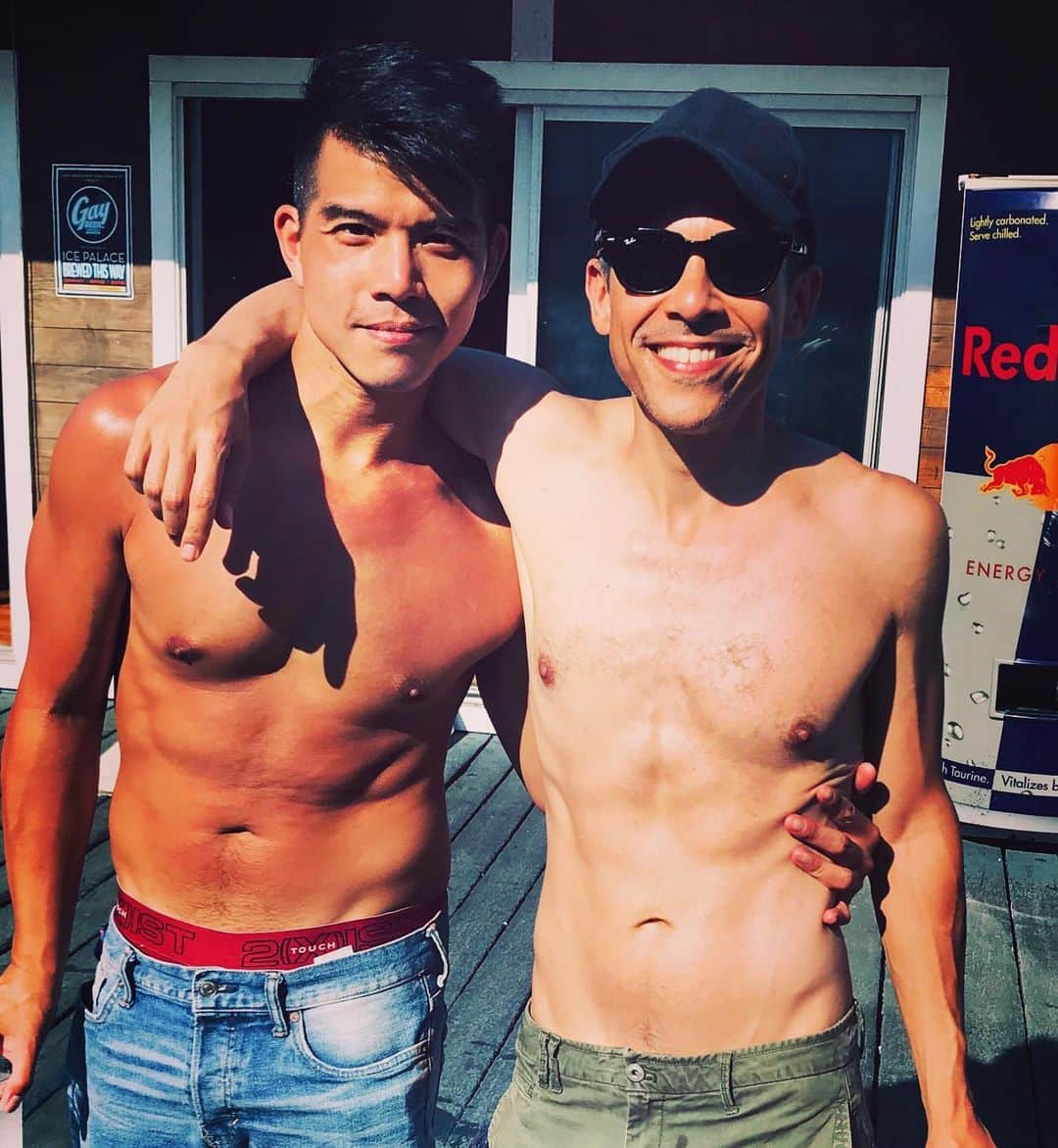 テリー・レオンさんのインスタグラム写真 - (テリー・レオンInstagram)「#fireisland with my friend, @matthewmichaellopez - @olivierawards winning playwright of @inheritanceplay. New York, get ready for this play to take NYC by storm!」7月15日 9時03分 - tellyleung