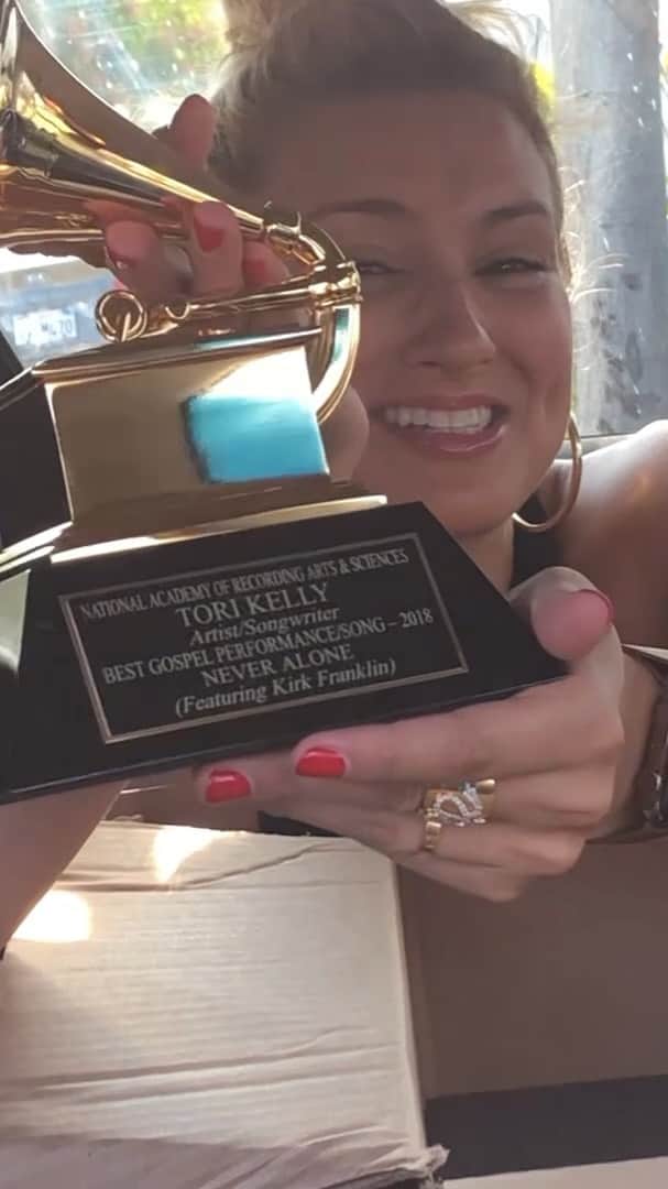 トーライ・ケリーのインスタグラム：「most glamorous moment of my life」
